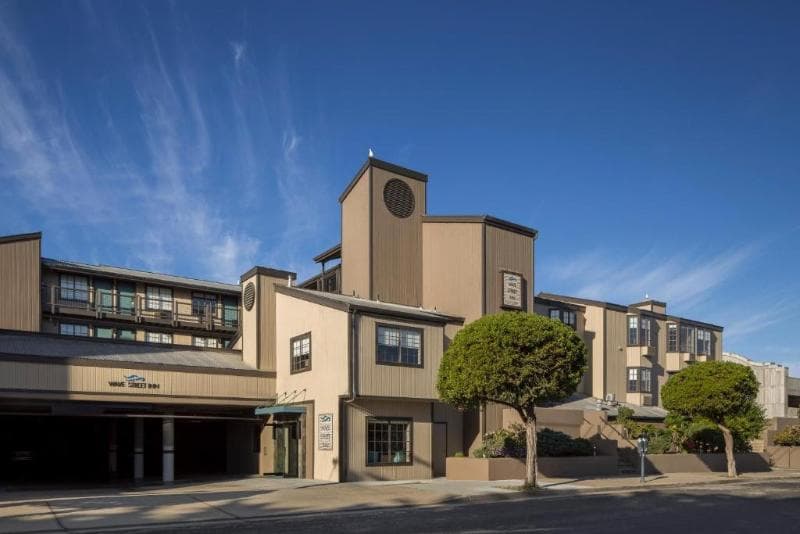 Wave Street Inn main