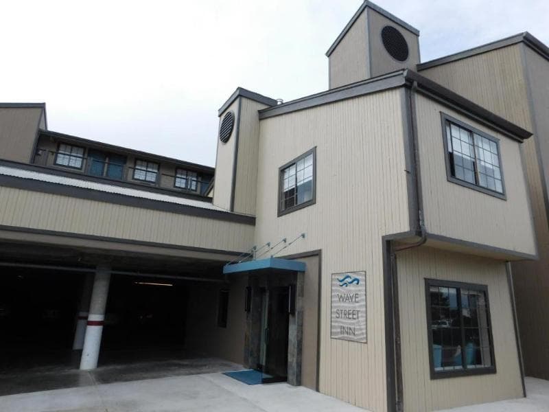 Wave Street Inn 3