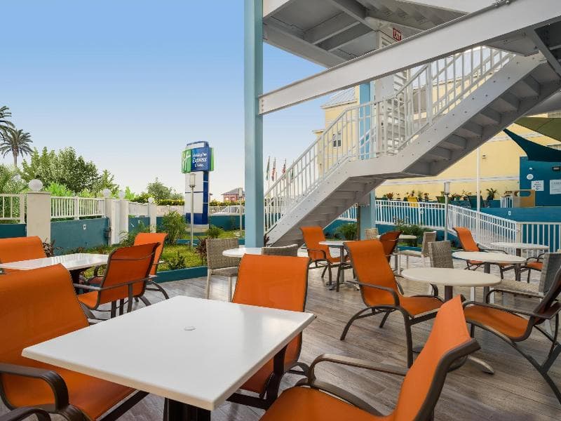 Holiday Inn Express & Suites Nassau 4