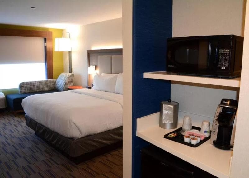 Holiday Inn Express And Suites Pittsburgh - Monroe 4