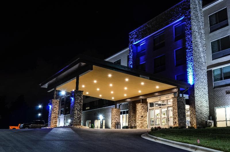 Holiday Inn Express & Suites University Research Park 2