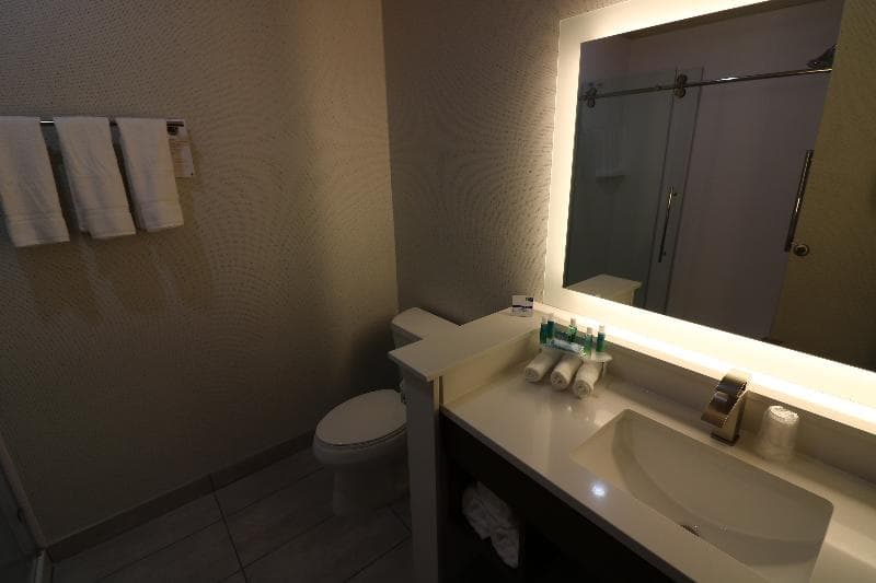 Holiday Inn Express And Suites Coffeyville 4