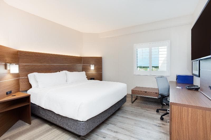 Holiday Inn Express & Suites Panama City Beach - Beachfront photo 1