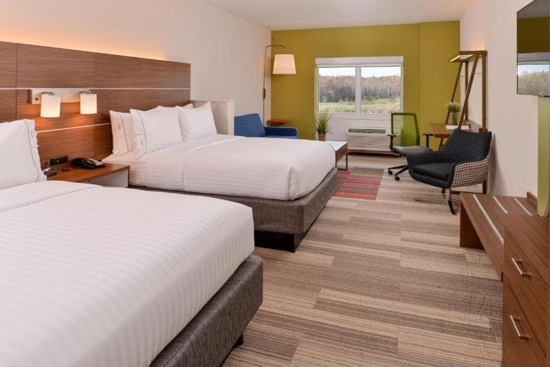 Holiday Inn Express & Suites St. Petersburg - Madeira Beach 4