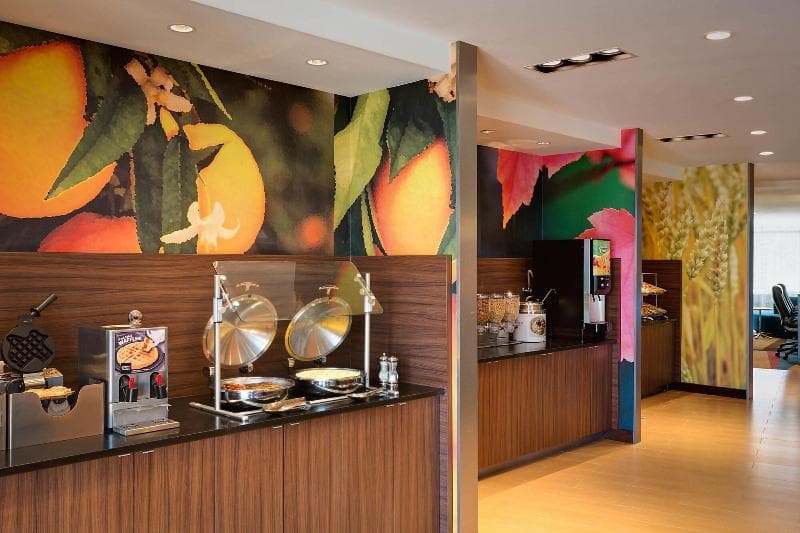 Fairfield Inn & Suites Dallas West/I-30 3