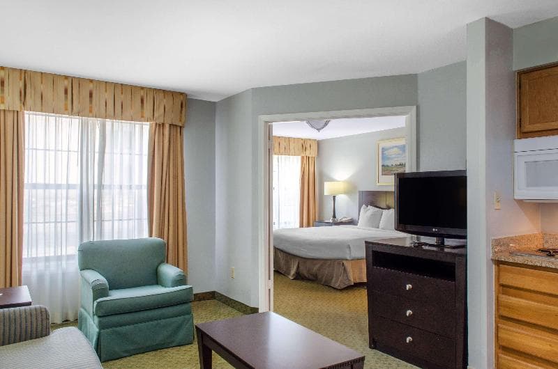 Ramada By Wyndham Shreveport Airport 5