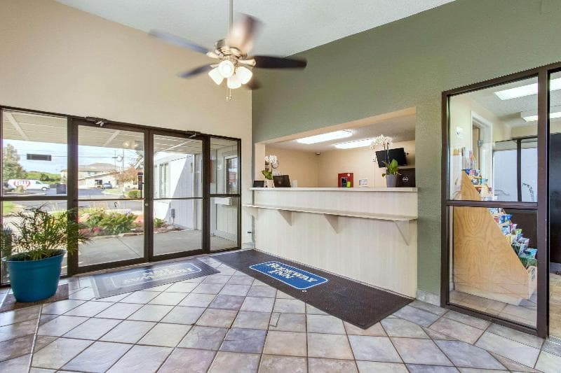 Rodeway Inn 3