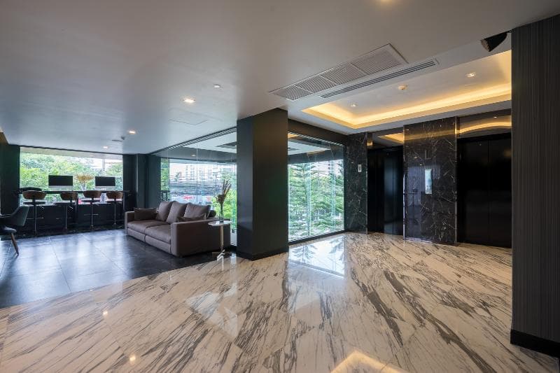 Stay Hotel 3