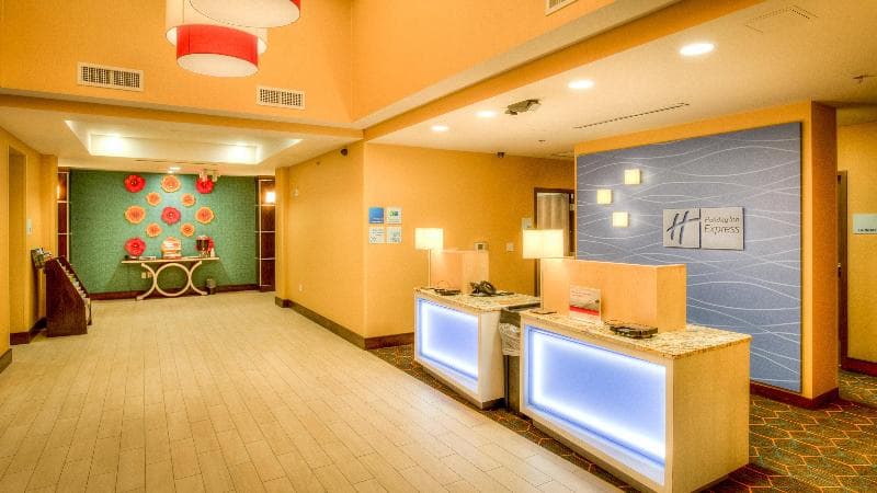 Holiday Inn Express Wichita South 4