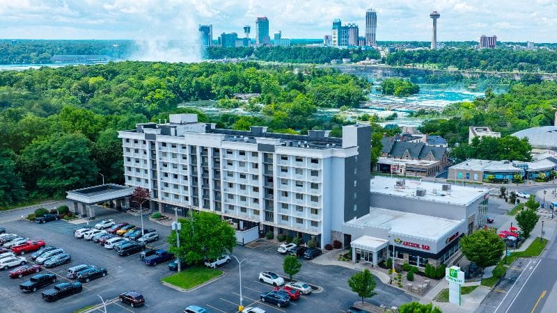 Holiday Inn Niagara Falls State Park Entry 2