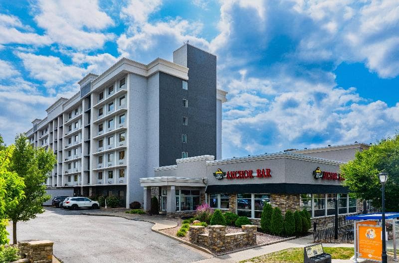 Holiday Inn Niagara Falls State Park Entry 3