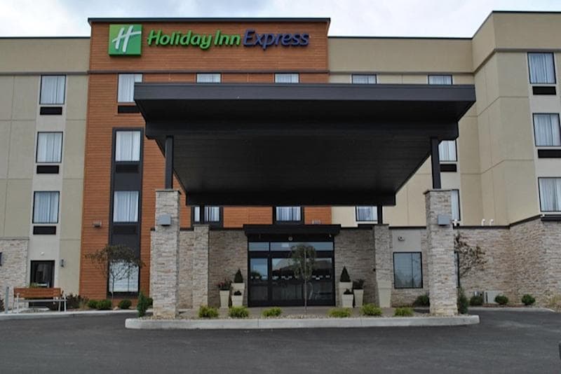 Holiday Inn Express Salem 4