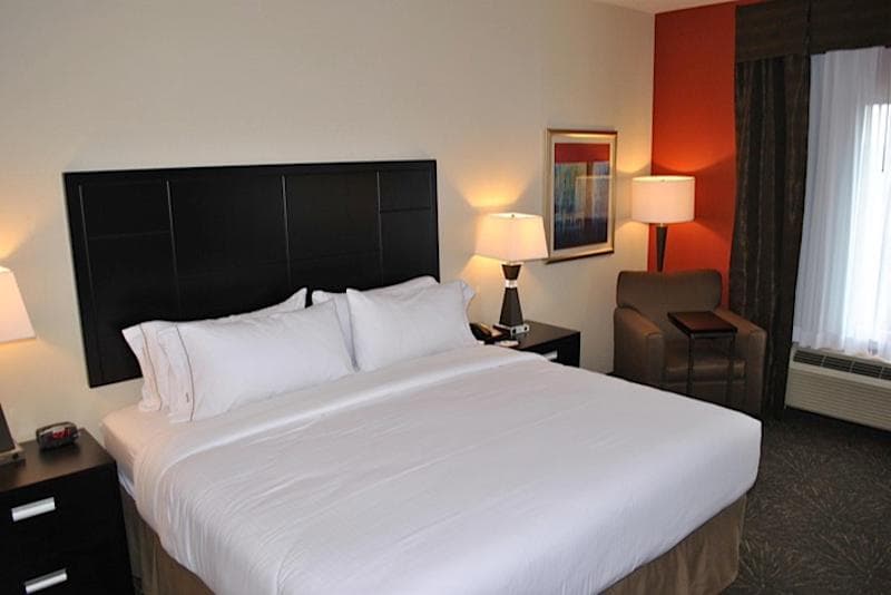 Holiday Inn Express Salem 3