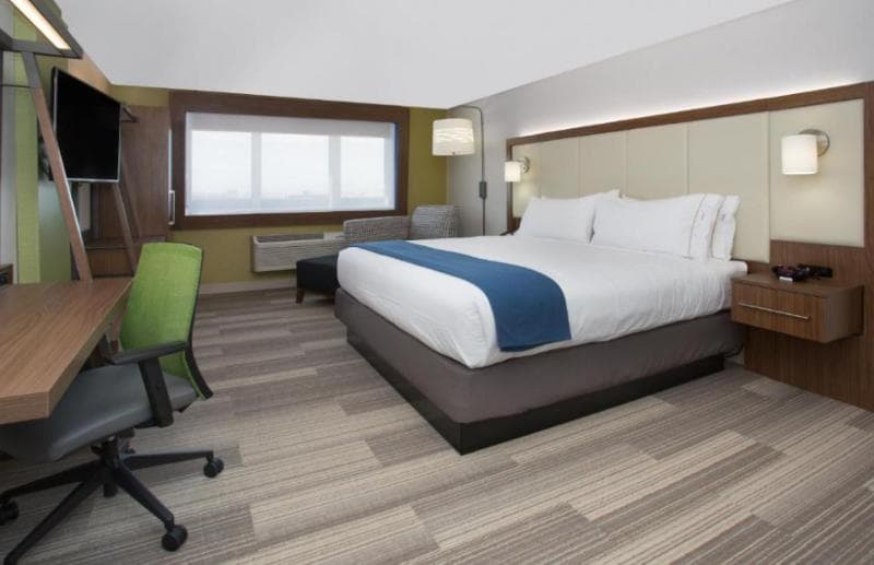 Holiday Inn Express And Suites Dallas Northeast-Ar 5