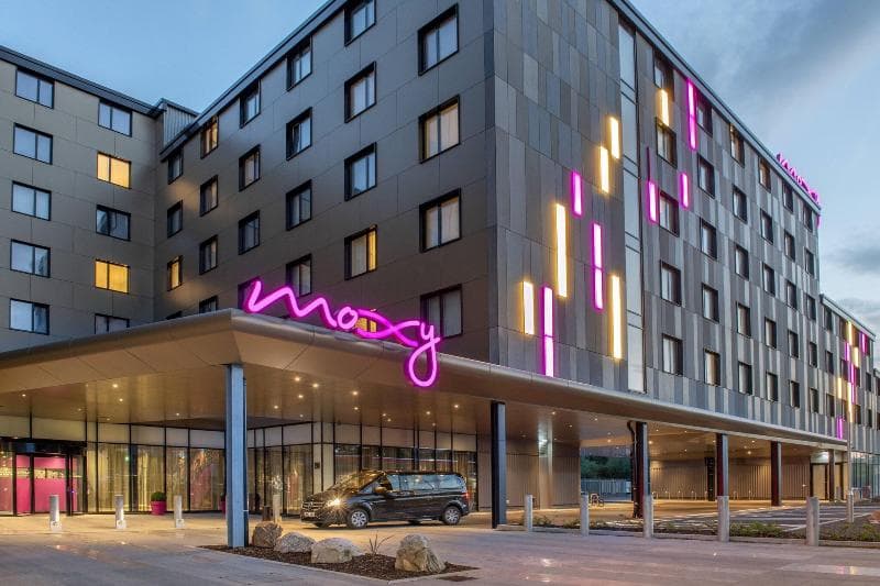 Moxy London Heathrow Airport 5