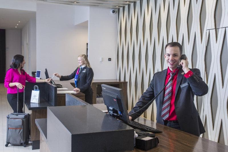 Residence Inn New York The Bronx At Metro Center Atrium 5