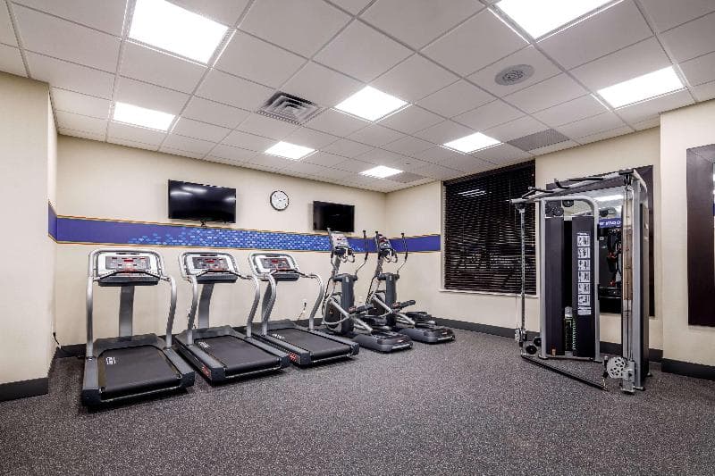 Hampton Inn Paramus 4