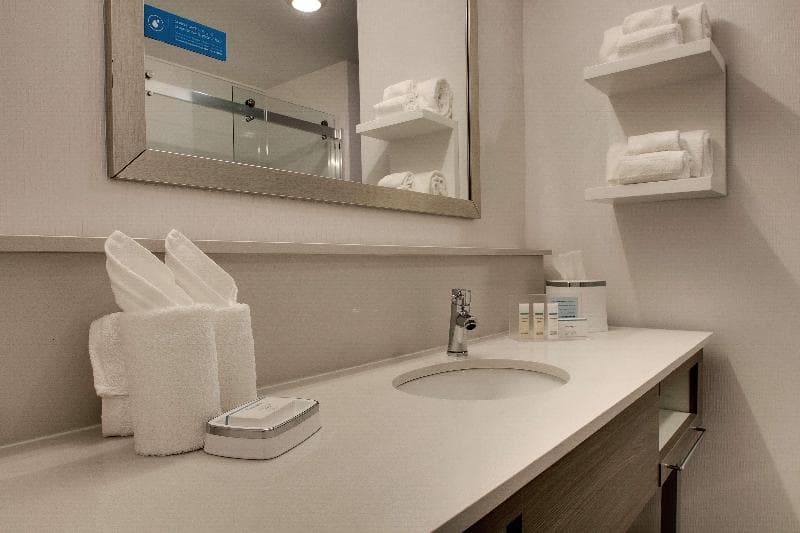 Hampton Inn & Suites Knightdale Raleigh 3