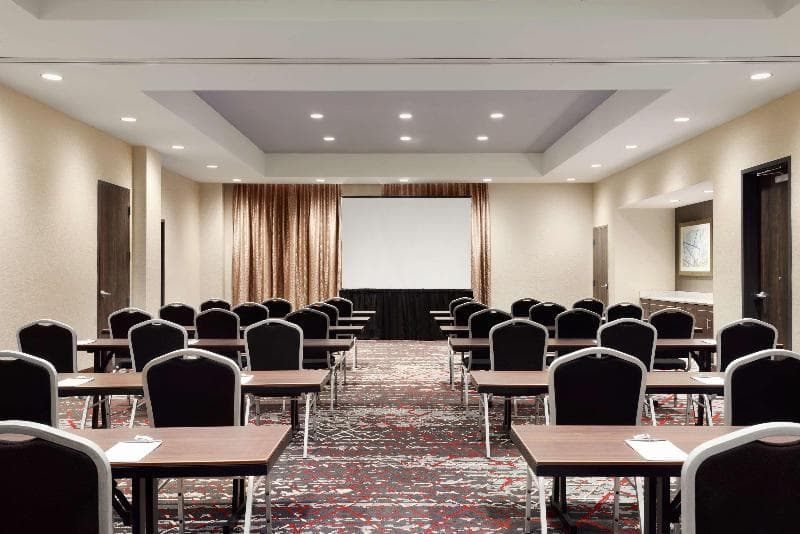Embassy Suites by Hilton Noblesville Indianapolis Conf Ctr 4