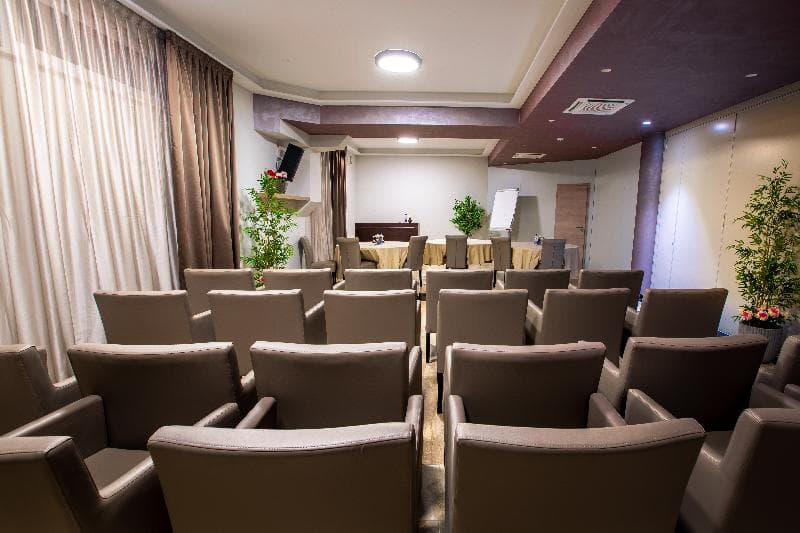 Royal Airport Hotel 4