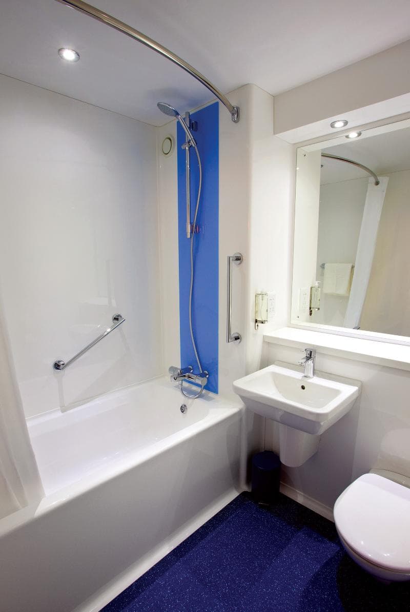 Travelodge Aberdeen Airport 4