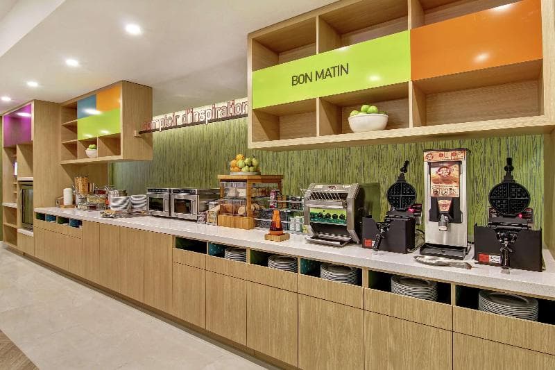 Home2 Suites by Hilton Montreal Dorval, QC 3