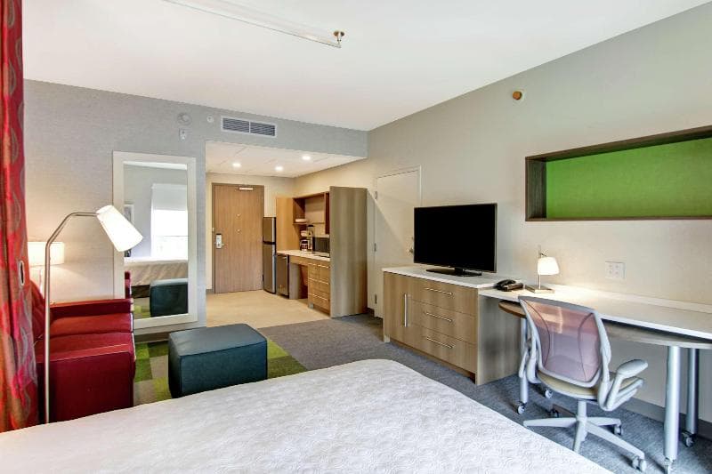Home2 Suites by Hilton Montreal Dorval, QC 4