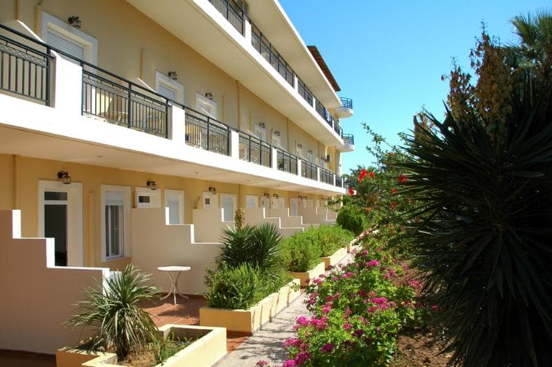 Hotel Vantaris Garden 5