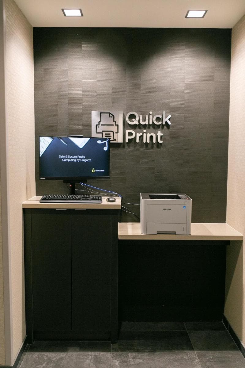 Courtyard By Marriott Albion 5