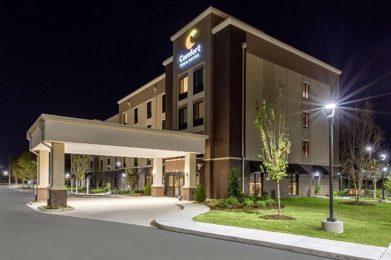 Comfort Inn & Suites at CrossPlex Village photo 1