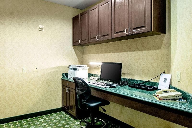 Quality Inn & Suites photo 1