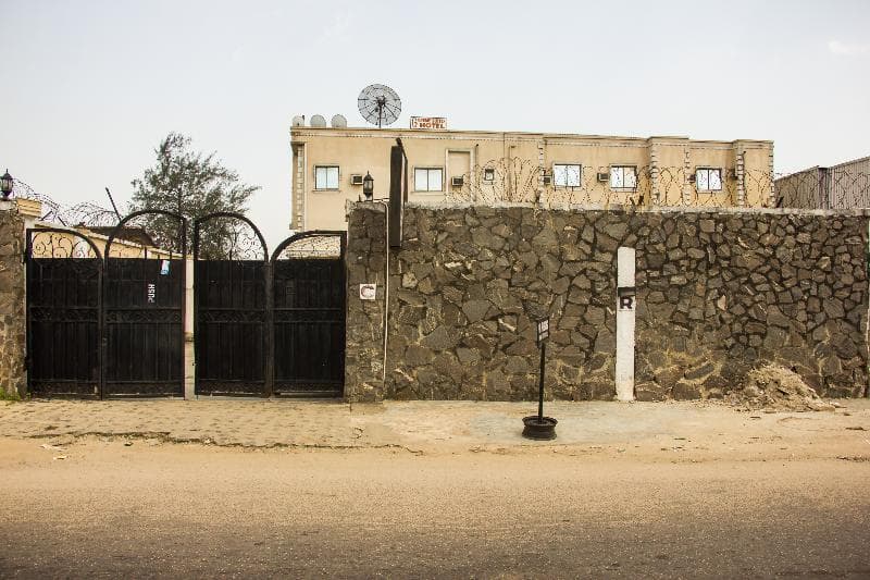 Creme Suites & Hotel 4