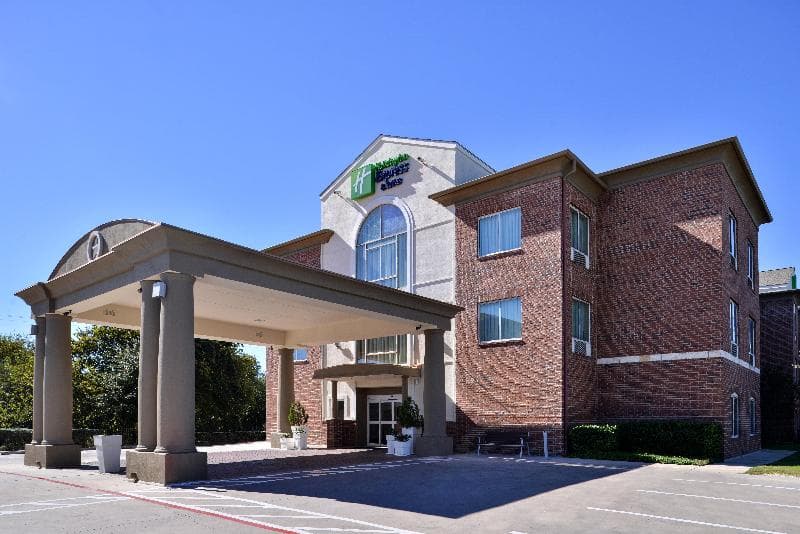 Holiday Inn Express And Suites San Antonio South 2