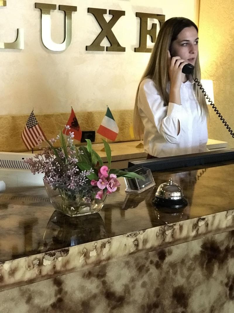Hotel Deluxe 5