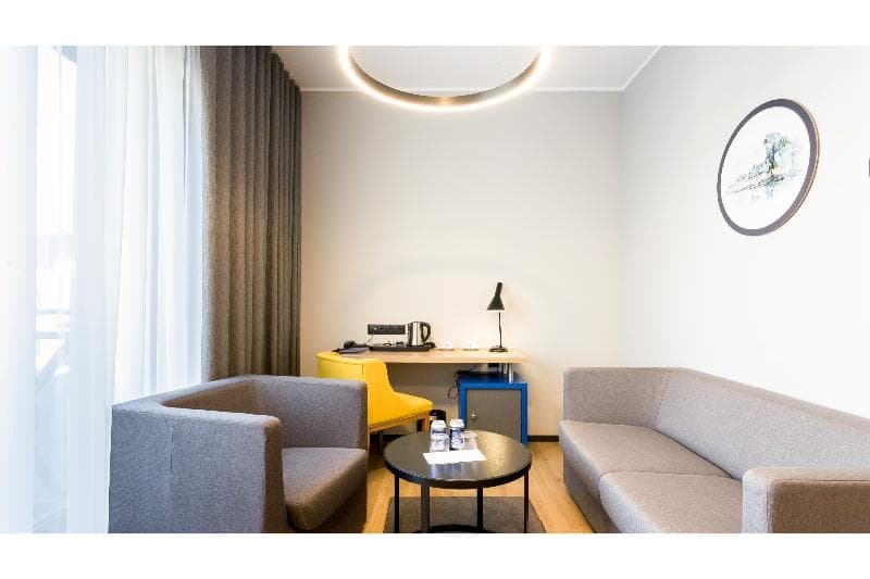 Hotel Number One 4