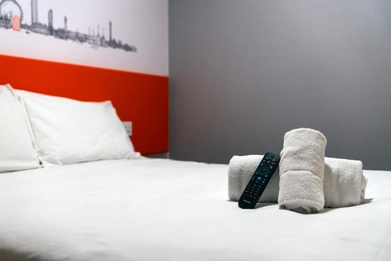 Easyhotel Croydon 3