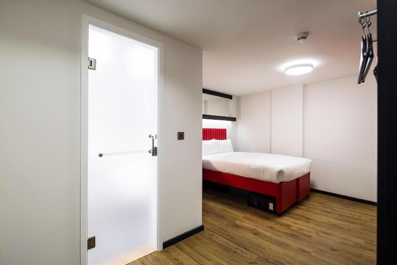 Easyhotel Newcastle 4