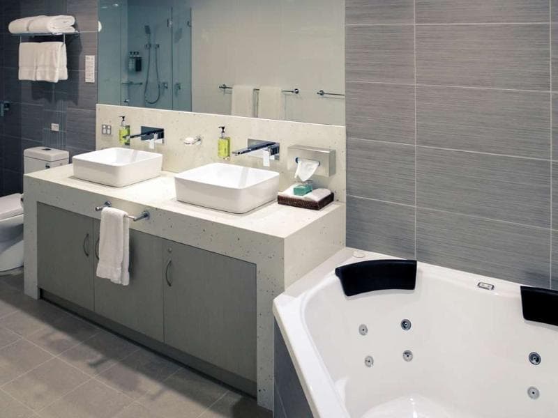 Mercure Orange 3