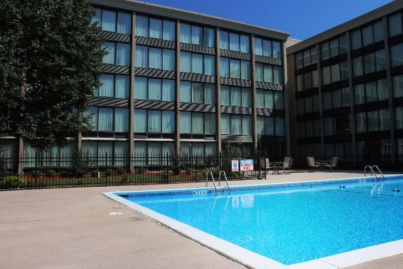Four Points By Sheraton Kansas City Airport 3