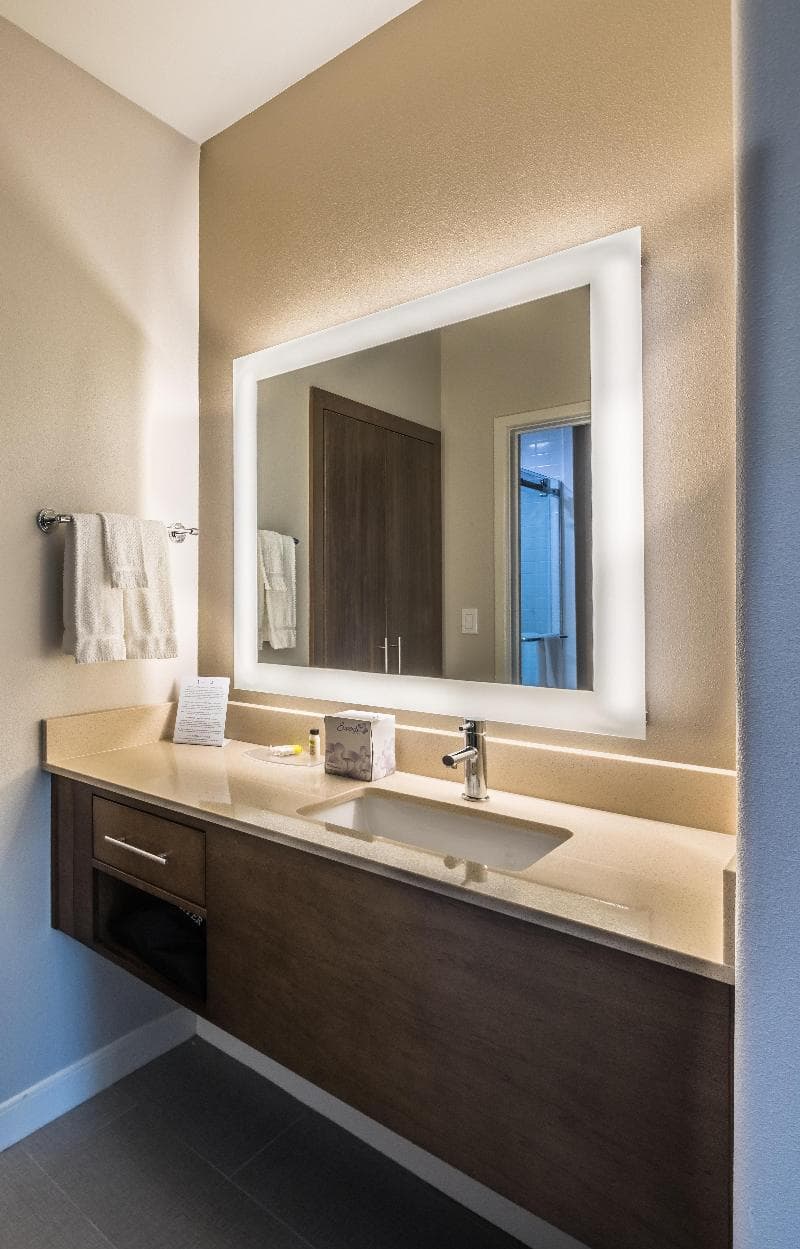 Staybridge Suites Lake Jackson 5