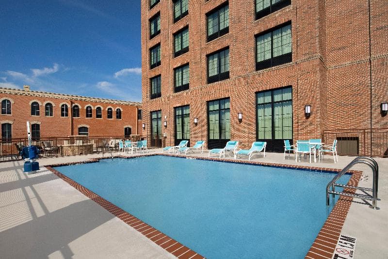 Holiday Inn Express Pensacola Downtown 3