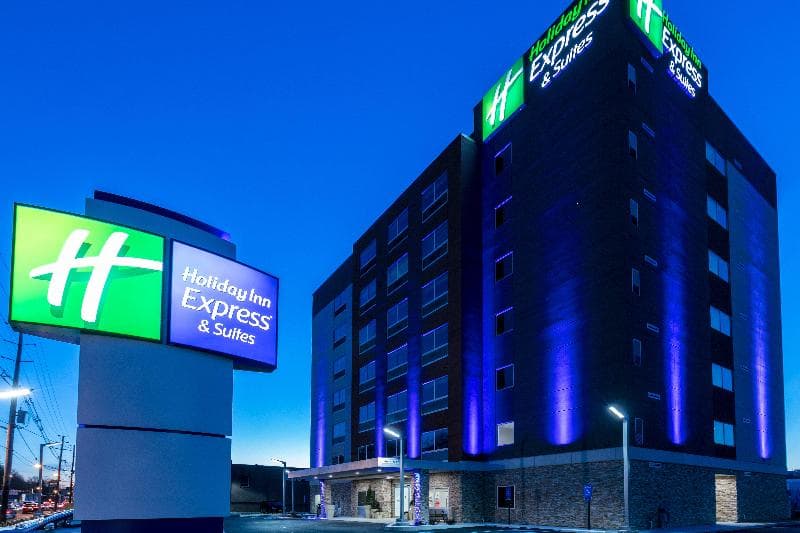 Holiday Inn Express & Suites Jersey City North - Hoboken 2