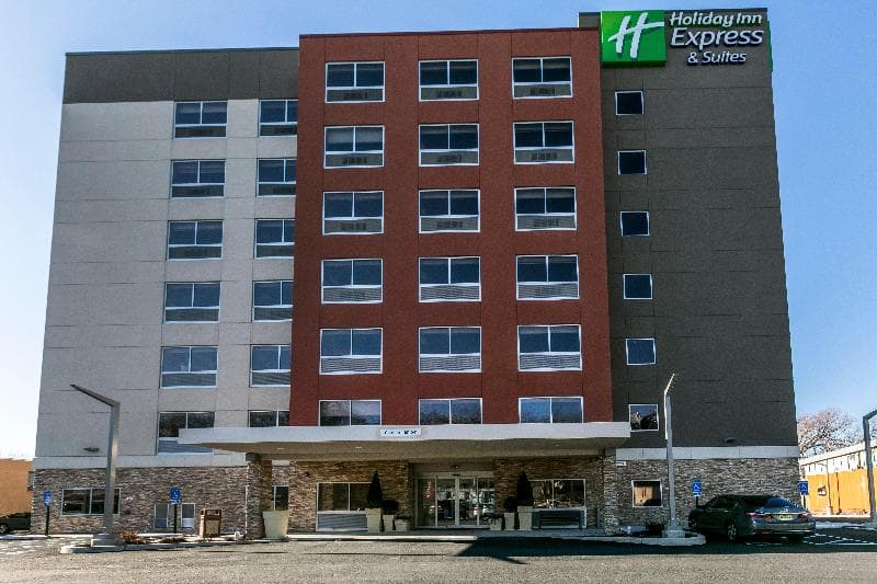 Holiday Inn Express & Suites Jersey City North - Hoboken 3
