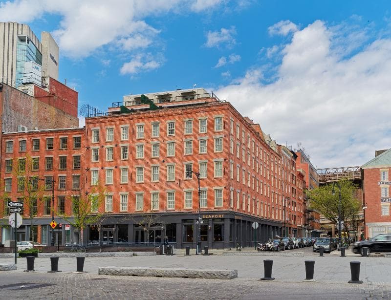 33 Seaport Hotel 1