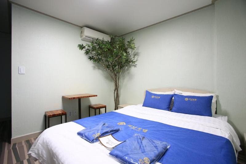 Hotel Peanut 5