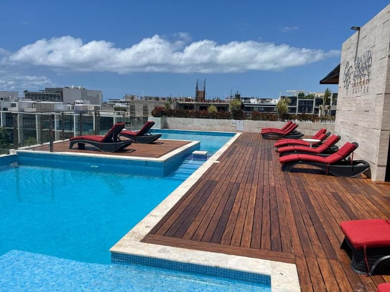 Grand Fifty Suites 5
