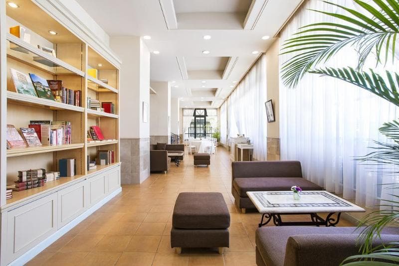 Luke Plaza Hotel 4