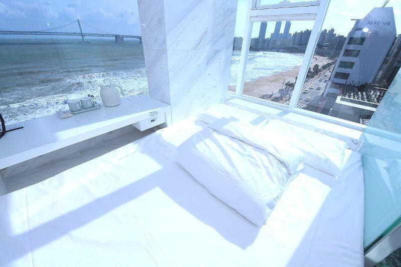 Hotel 1 4