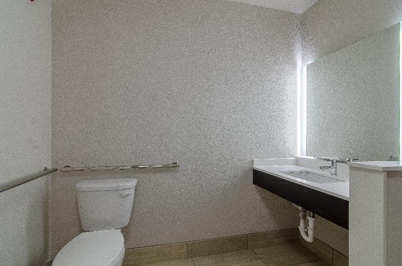 Holiday Inn Express & Suites Atchison 4