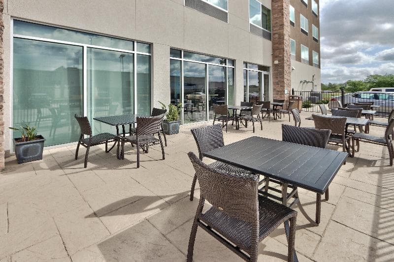 Holiday Inn Express & Sts Houston East - Beltway 8 3